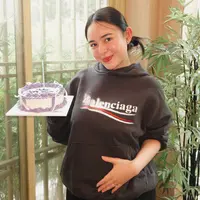 Tahun ini terasa jauh lebih istimewa baginya, bukan hanya ulang tahun pertama setelah menikah dengan Kenny Austin pada Oktober lalu, tetapi juga momen spesial pertama yang ia rayakan sebagai calon ibu. [@irbahsalss].