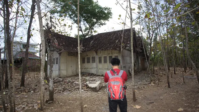 Rumah tua di tengah kebun Jati. (Foto: Liputan6.com/Hendro Ary Wibowo)