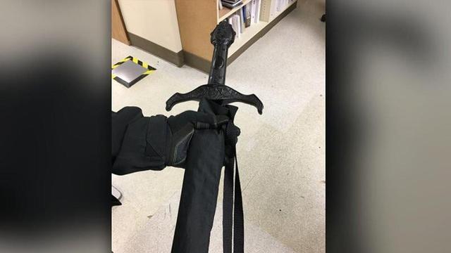 Payung Dikira Senjata Laras Panjang, Rumah Sakit Ditutup