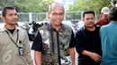 Bupati Musi Banyuasin (Muba), Sumsel, Pahri Azhari menjalani pemeriksaan di Gedung KPK, Jakarta, Kamis (27/8/2015). Tersangka dugaan suap kepada anggota DPRD Muba itu diperiksa sebagai saksi untuk tersangka Riamon Iskandar. (Liputan6.com/Helmi Afandi)