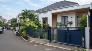 10 Kombinasi Warna Cat Pagar dan Dinding Rumah di Pinggir Jalan yang Cantik