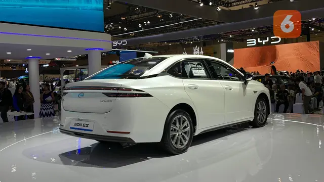 GAC Aion ES di GIIAS 2024