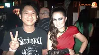 <i>Hangout</i> di Kemang, Drummer Samsons 'Ditodong'