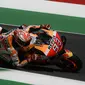 Marc Marquez bikin manuver saat kualifikasi MotoGP Italia (AFP)