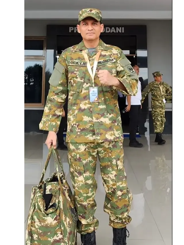 6 Potret Aktor Lucky Hakim di Retret Kepala Daerah, Semangat Demi Warga Indramayu