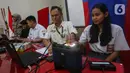 Sudin Kependudukan dan Catatan Sipil (Dukcapil) Jakarta Selatan menggelar layanan jemput bola perekaman KTP-el dan aktivasi Identitas Kependudukan Digital (IKD) ke sejumlah sekolah. (Liputan6.com/Angga Yuniar)