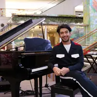 Reza Rahadian (Foto: Daniel Kampua/Bintang.com)