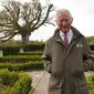 Raja Charles III adalah penyuka pohon dan taman. Dok: Instagram @clarencehouse