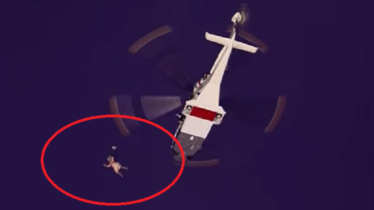 Aksi terjun payung Ratu Elizabeth gadungan saat pembukaan Olimpiade London 2012 (Capture/Olympic)