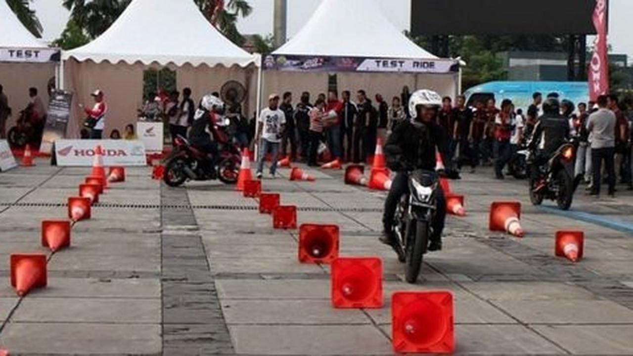 AHM gelar Honda Speed Heroes Show 2015