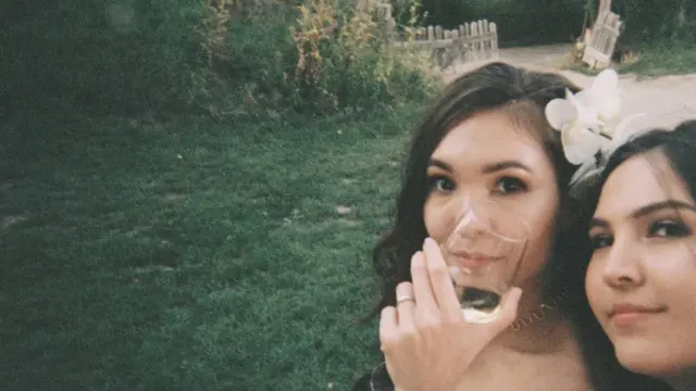 Gaya Kompak Si Kembar Olivia Jensen dan Sabrina yang Baru Saja Berulang Tahun