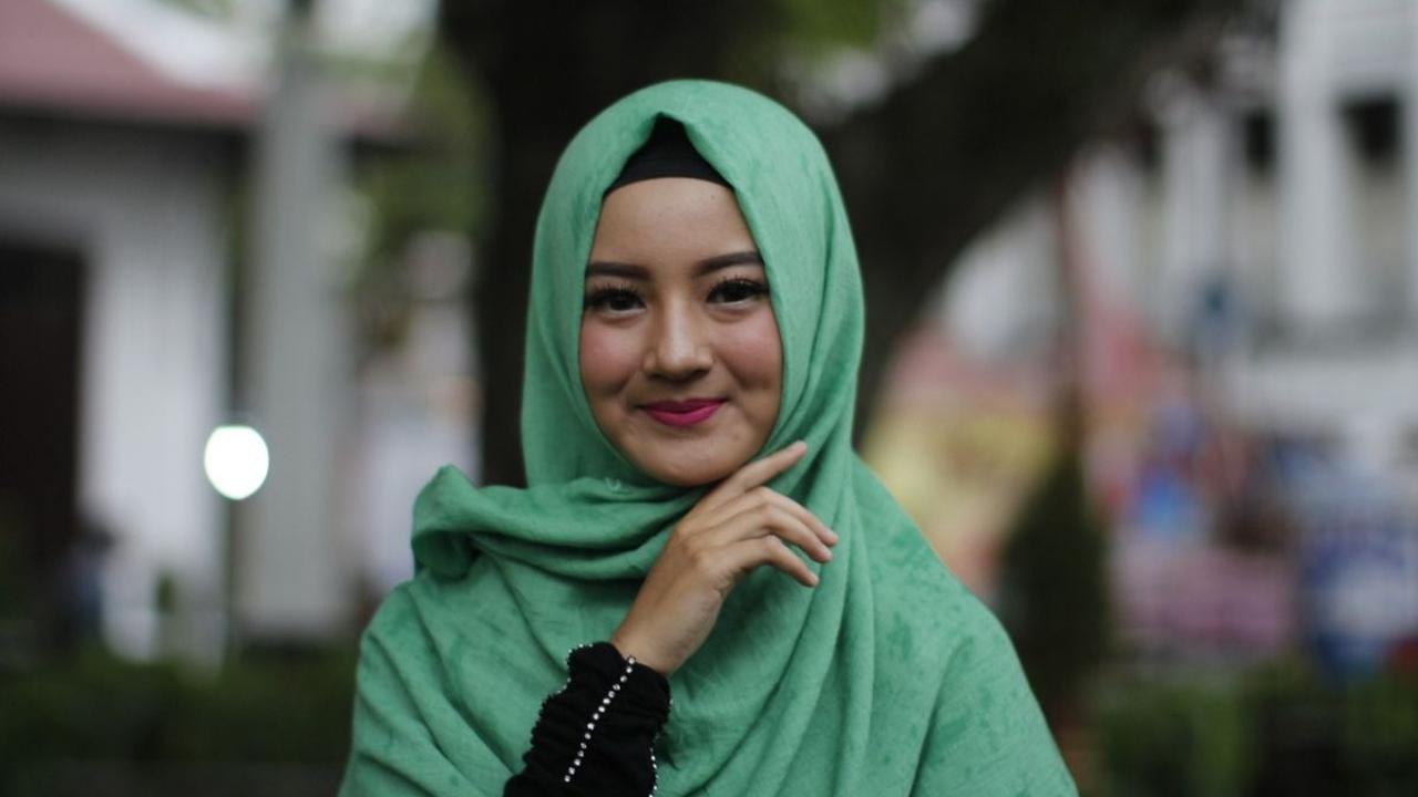 1. Jangan Memakai Hijab sebelum Rambut Benar-Benar Kering