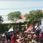 Aksi demo ribuan mahasiswa di Surabaya pada Rabu, (25/9/2019) (Foto: Liputan6.com/Dian Kurniawan)