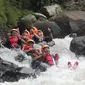 Bermain Body Rafting di Sungai Cikondang/Istimewa.