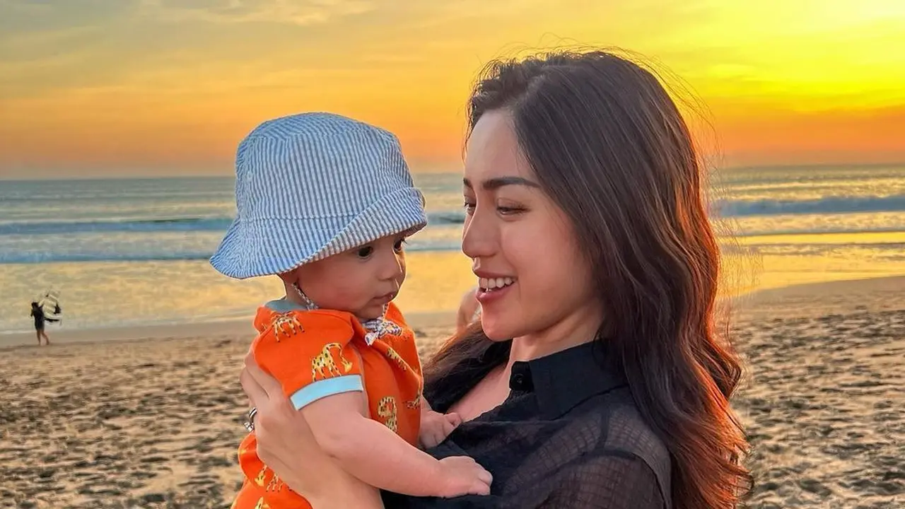 Jessica Iskandar dan Baby Don. (Foto: Dok. Instagram @inijedar)