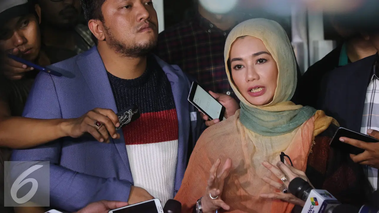 20161007--reza-artamevia-laporankan-aa-gatot-jakarta-HZ2