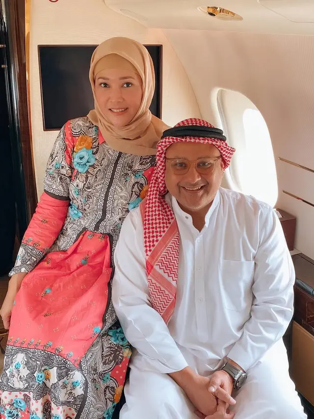 8 Inspirasi Outfit Gamis Elegan ala Maia Estianty, Bikin Penampilan Makin Memukau
