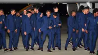 Para pemain Brasil tiba di Bandara Sochi, di Rusia (11/6). Di Piala Dunia 2018, timnas Brasil berada di Grup E bersama Swiss, Kosta Rika dan Serbia. (AFP Photo/Nelson Almeida)