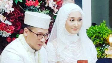 Potret Pernikahan Dian Pelangi Dan Sandy Nasution News Entertainment Fimela Com
