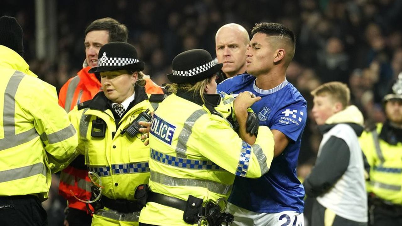 Kronologi Kericuhan Derby Merseyside: Everton vs Liverpool Panas di Akhir Laga