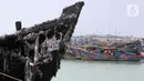 Kapal nelayan yang terbakar pada awalnya hanya dua. Namun api kemudian menjalar lagi ke kapal-kapal lainnya. (Liputan6.com/Herman Zakharia)