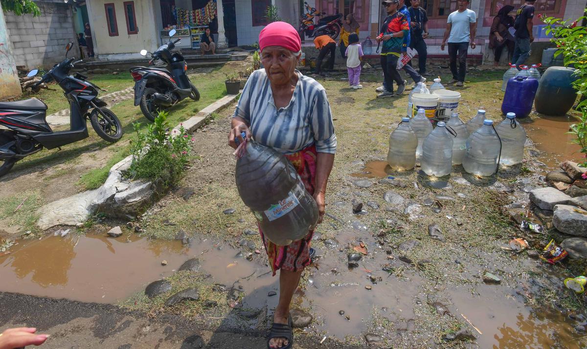 Kekeringan Meluas Ribuan Warga Bogor Kesulitan Air Bersih