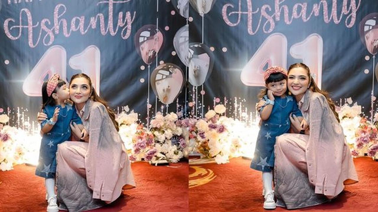 6 Foto Menggemaskan Ameena di Ulang Tahun Ashanty, Menjadi Cucu Kesayangan Genda yang Penuh Pesona