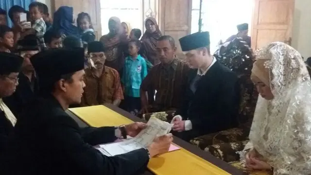 6 Cewek Indonesia Ini Pilih Pasangan Pria Bule, Kisahnya So Sweet