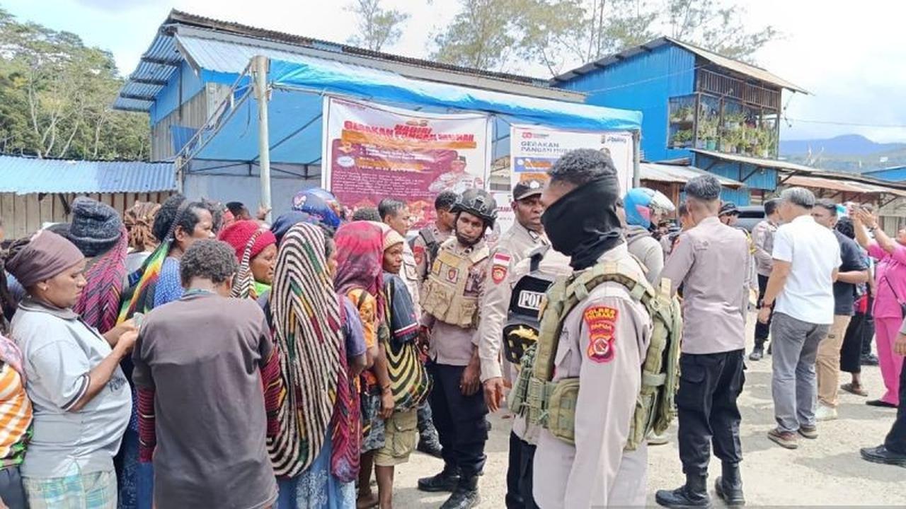 Fakta Menarik: Polres Tolikara Salurkan 105 Karung Beras SPHP, Jaga Stabilitas Harga Pangan Papua