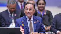 Perdana Menteri Malaysia Anwar Ibrahim dalam KTT ASEAN di Kuala Lumpur pada 26 Mei 2025. (Dok. AP/Vincent Thian)