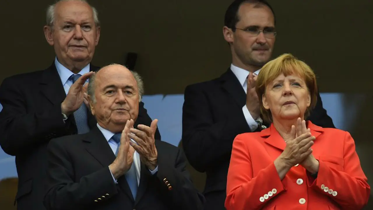 Angela Merkel Saksikan Langsung Kemenangan Jerman atas Portugal