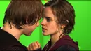 Emma Watson mengatakan bahwa cimannya dengan Rupert Grint di Harry Potter benar-benar canggung. Ia benar-benar tak tahu apa yang harus dilakukan. (YouTube)