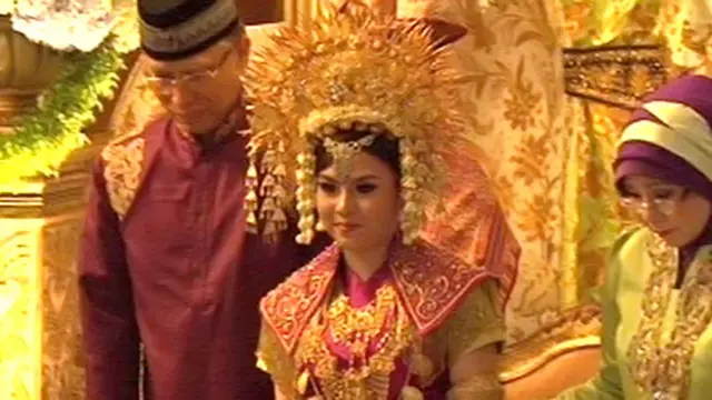 Setelah Prosesi Malam Bainai, Eza Yayang Menikah Kamis Pagi