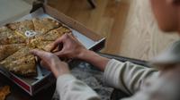 Telat makan menjadi kebiasaan yang sering dilakukan khususnya orang dewasa dikalangan mahasiswa dan pekerja. (Foto: Pexels.com/Eren Li)