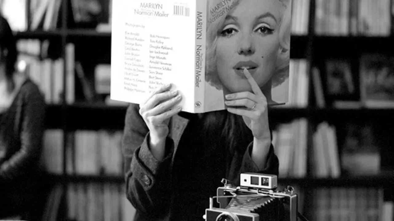 9 Manfaat yang Bikin Kamu Baca Buku Setiap Hari