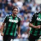 Pemain Sassuolo, Domenico Berardi merayakan golnya ke gawang Lazio pada lanjutan Serie A di Olympic Stadium, Roma, (1/10/2017). Lazio menang 6-1. (Angelo Carconi/ANSA via AP)