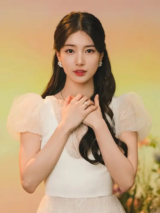Bae Suzy berkolaborasi dengan Disney untuk nyanyikan soundtrack film Snow White, Waiting on A Wish. [@skuukzky]