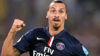 KAGUM - Penyerang PSG, Zlatan Ibrahimovic, mengaku mengagumi Wayne Rooney. (Daily Mirror)