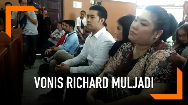 Majelis Hakim Pengadilan Negeri Jakarta Selatan menjatuhkan hukuman 1 tahun 6 bulan kepada terdakwa Richard Muljadi atas kepemilikan kokain. Namun, hakim memerintahkan terdakwa tidak ditahan melainkan direhabilitasi.