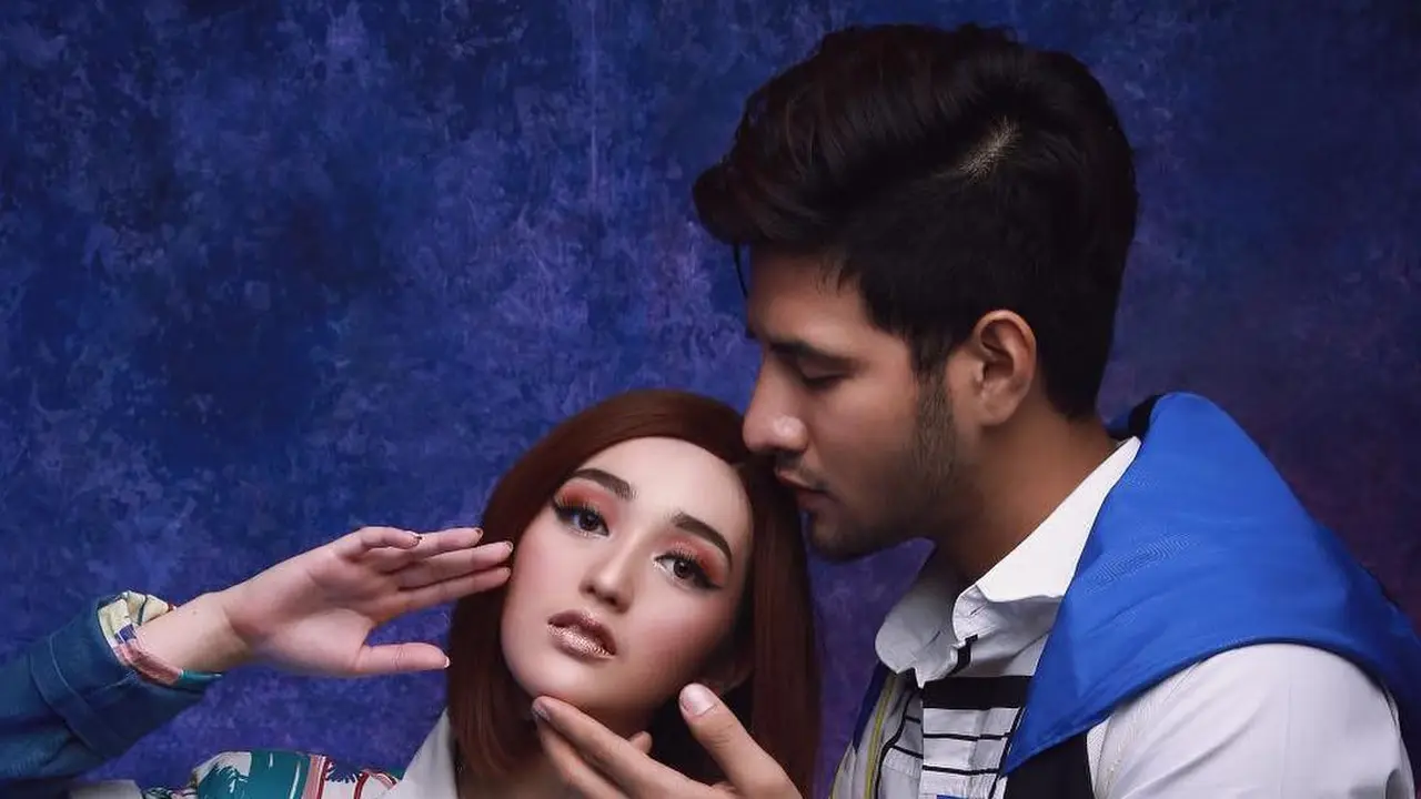 [Bintang] Gaya Gemesin Sampai Romantis Maksimal, Ini 5 Potret Mesranya Ranty Maria-Ammar Zoni