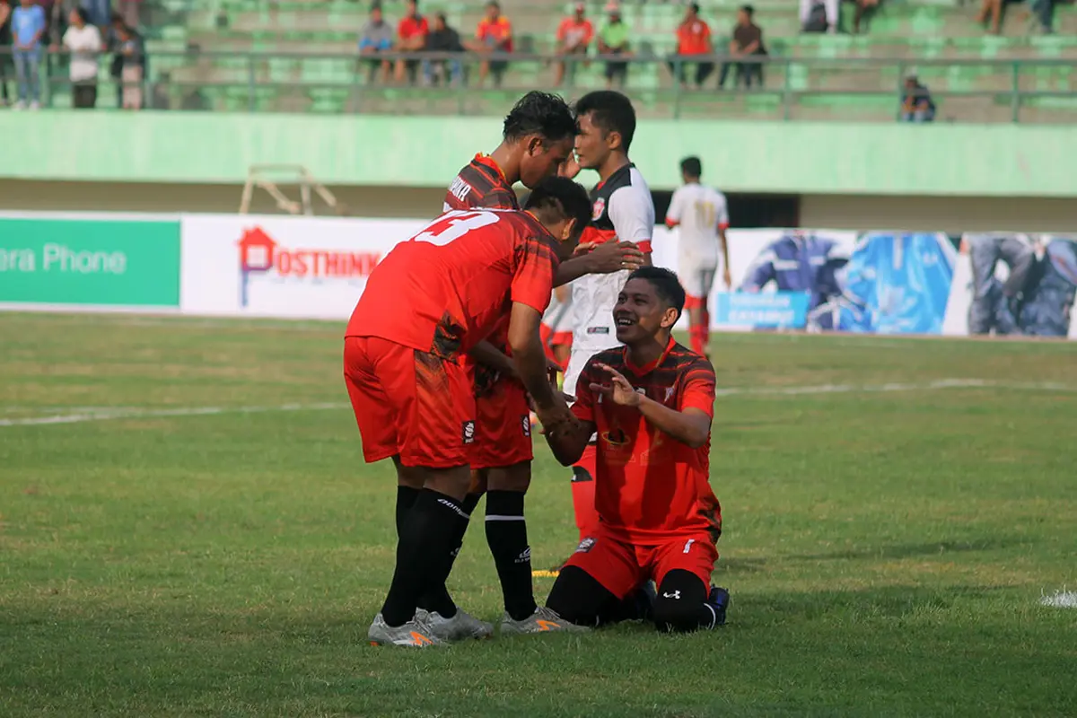 Persis Solo
