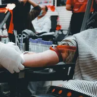 Ilustrasi Donor Plasma Konvalesen untuk bantu pasien Covid-19/unsplash nguy-n-hi-p-s