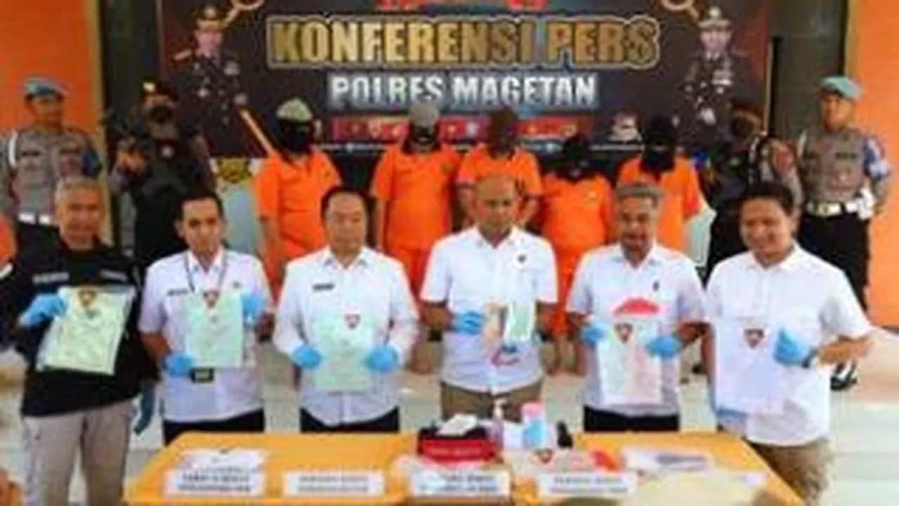 Lima tersangka mafia tanah ditangkap di Magetan. (Istimewa)