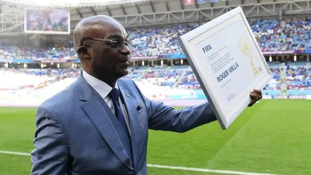Pencetak Gol Lengendaris Asal Kamerun di Piala Dunia, Roger Milla Mendapat Piagam Dari FIFA