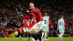 Benjamin Sesko menambah skor menjadi 2-0 lewat skema serangan balik cepat. (AP Photo/Dave Thompson)