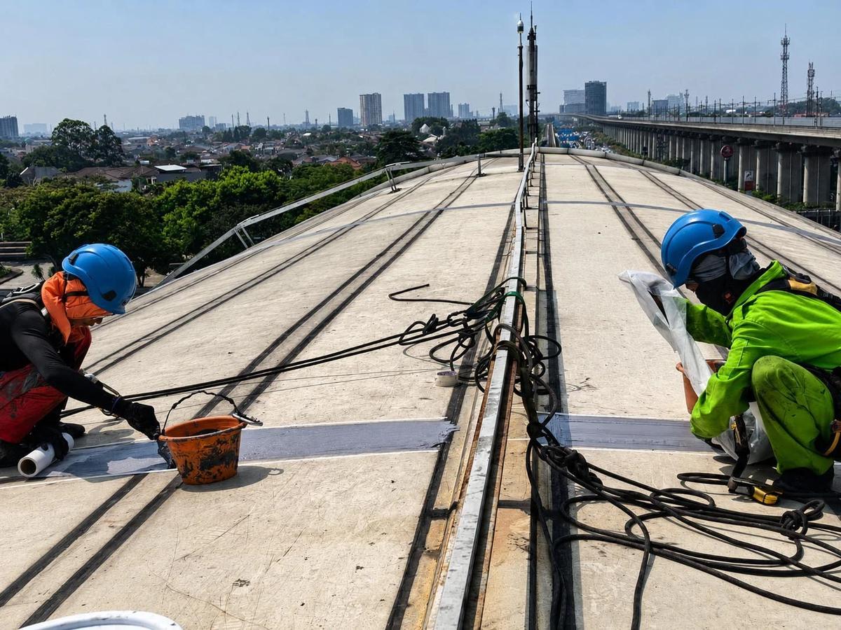 FOTO: KAI Tingkatkan Fasilitas Stasiun LRT Jabodebek Demi Kenyamanan Pengguna