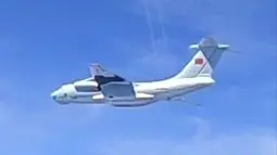 Pesawat Ilyushin Il-76 milik China People's Liberation Army Air Force (PLAAF) yang menurut otoritas Malaysia berada di wilayah udara di atas zona maritim Malaysia dekat pantai negara bagian Sarawak di pulau Kalimantan. Kementerian Luar Negeri Malaysia akan memanggil Duta Besar China terkait insiden