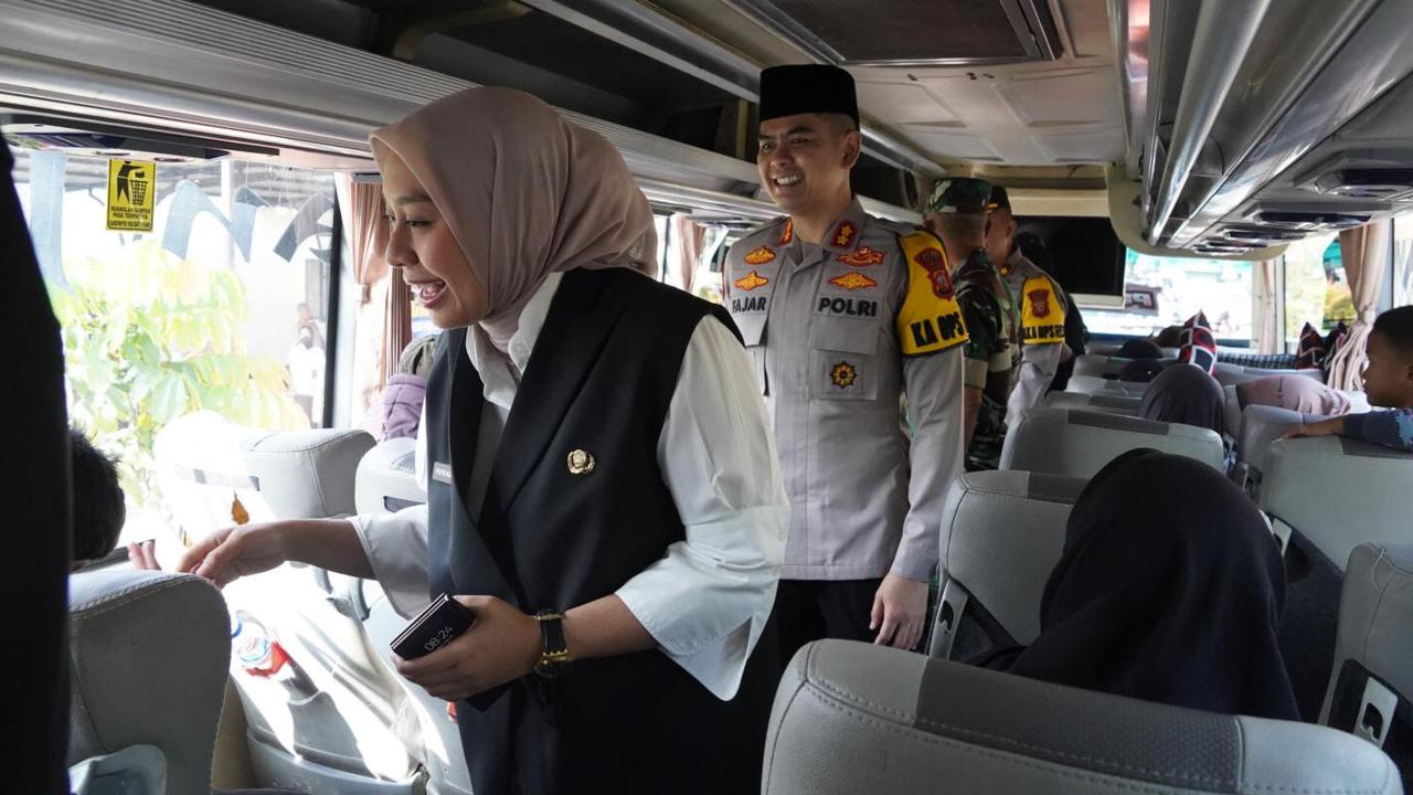 Profil Wabup Cantik Putri Karlina, Anak Kapolda Metro Jaya yang Dilamar Putra Dedi Mulyadi