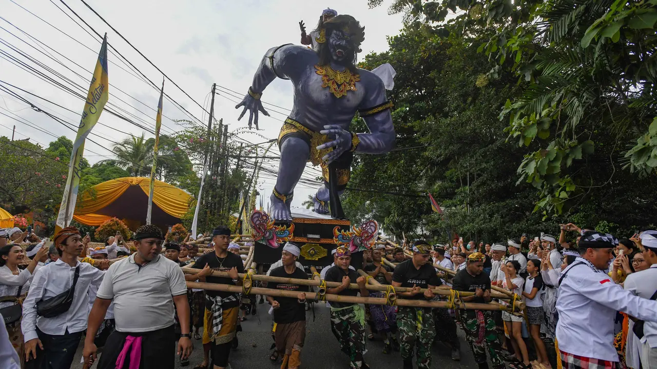 Umat Hindu Gelar Upacara Tawur Agung Kesanga dan Pawai Ogoh-ogoh