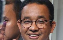 FOTO: Ekspresi Anies Baswedan Tinggalkan Markas Tim Pemenangan Usai Pantau Quick Count Pilpres 2024